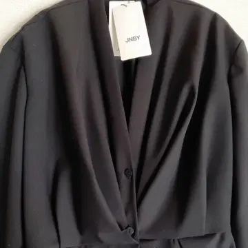 컨디션 최상 센소유니코 JNBY 블랙 V넥 랩 셔츠