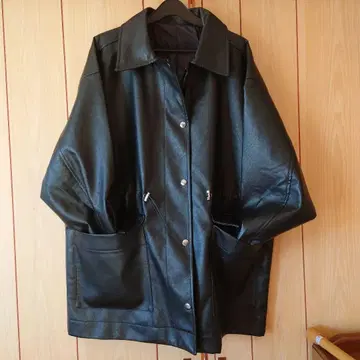 오버 사이즈 블랙 합성 피혁 자켓 코트