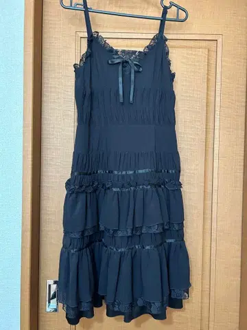 CLATHAS 블랙 레이스 프릴 원피스