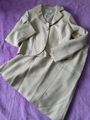 도쿄 소와르 라이트 베이지 자켓 스커트 셋업 11호