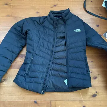 The North Face 블랙 다운 자켓 550