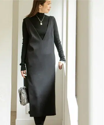 노블 V넥 원피스