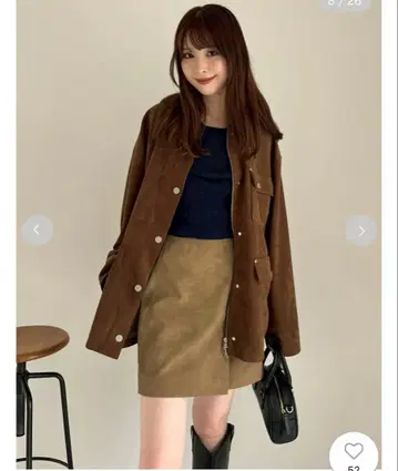 FRAY I.D 가죽 라이크 비대칭 턱 미니 스커트