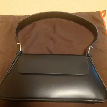 ZARA 블랙 합성 피혁 숄더백