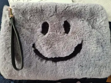 스마일리 페이스 퍼 클러치백