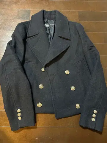 ZARA 크롭 기장 버튼 코트 완판템