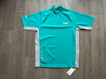 미사용 새상품 TFW49 반팔 모크넥 사이즈 M
