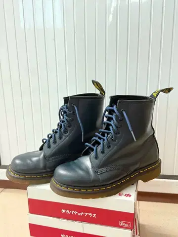 닥터 마틴 8홀 부츠