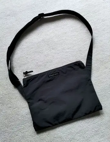 STANDARD SUPPLY 스탠다드 서플라이 사코슈 백 블랙