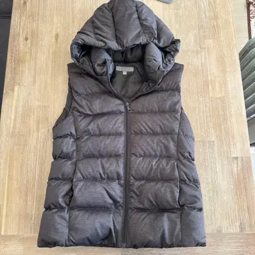 UNIQLO 후드 부착 다운 베스트 다크 그레이
