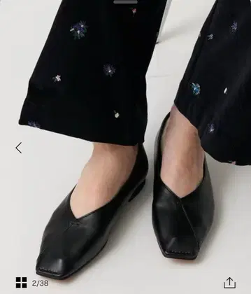 B&U V컷 스티치 플랫슈즈