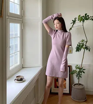 암워머 포함 하프넥 미니 원피스