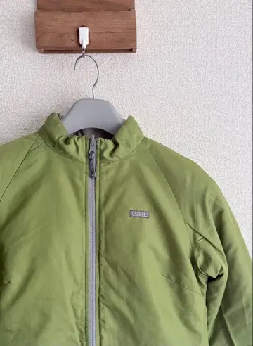 AIGLE 여성용 리버서블 패딩 자켓 그린 M