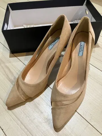 [ ILIMA ] 베이지 스웨이드 펌프스