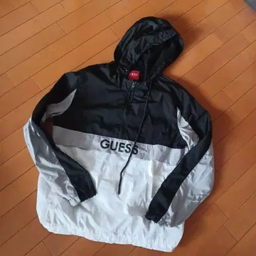 GUESS 후드 부착 나일론 자켓 S 사이즈