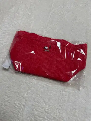 새상품 비오는날 가든 스트로베리 한큐 한정판 피넛 백