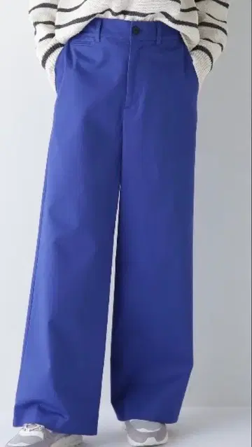 파란색 스트레치 치노 팬츠 휴먼 우먼