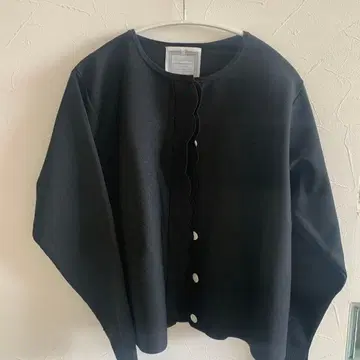 비어즐리 블랙 긴팔 가디건