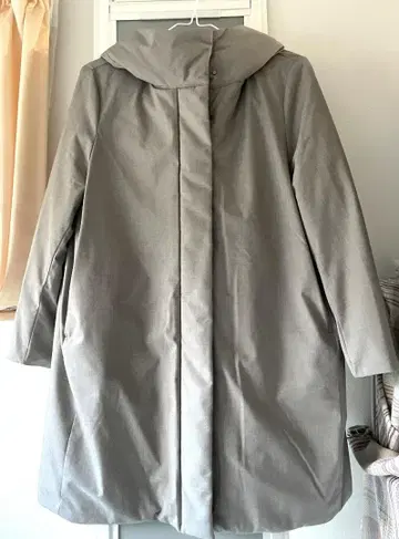 1회 사용 새상품급 유니클로 하이브리드 다운 코쿤 코트 그레이 (XL)