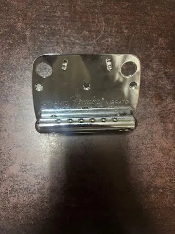 펜더 머스탱 다이나믹 트레몰로 테일피스