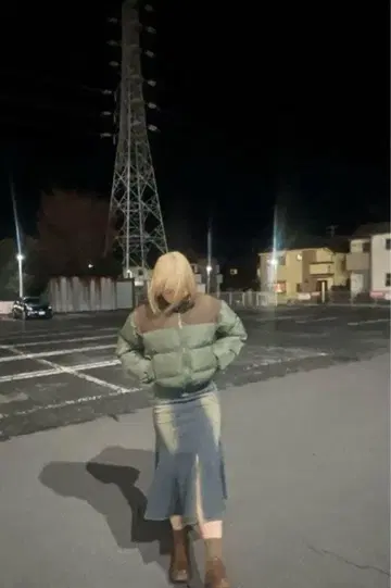 크롭 y2k 해외 걸 다운