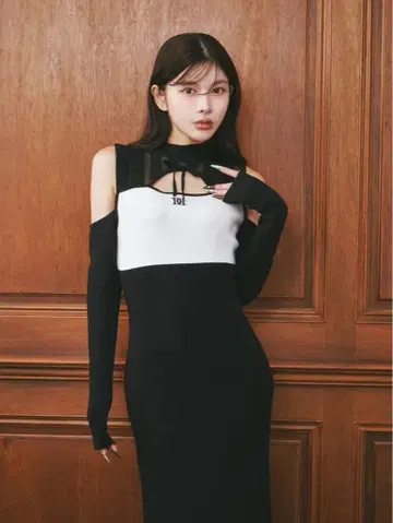 다리치 바이컬러 디자인 니트 롱 원피스