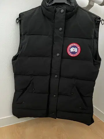 Canada Goose 블랙 다운 베스트