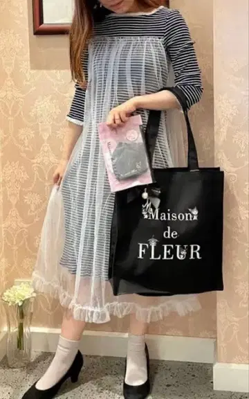 새상품 Maison de FLEUR 쿠로미 sanrio 토트백 블랙