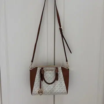 마이클코어스 숄더백