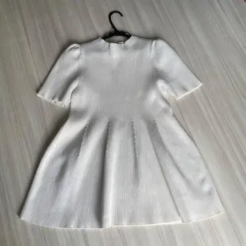 [ 23년 구매 새상품급 ] 셀포드 페플럼 니트 ( 화이트 )