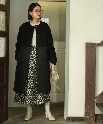 새상품급 OPAQUE 울&캐시미어 MIX 퀼팅 절개 코트