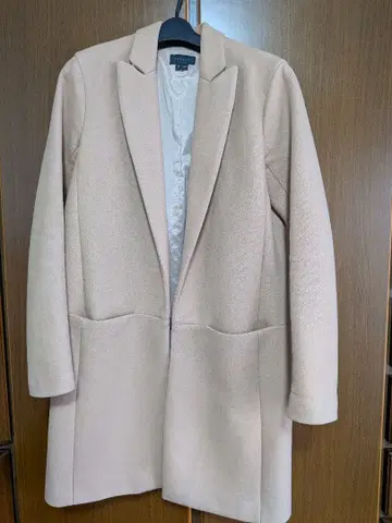 theory 베이지 체스터 코트 S 타키자와 마키코 착용