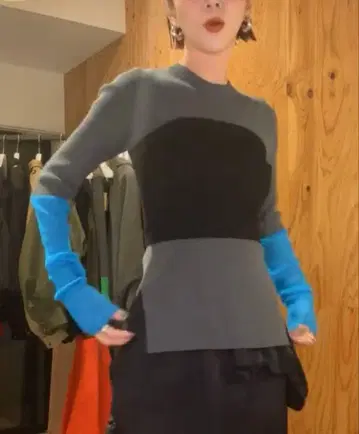 OMMO BUSTIER LAYERED BLOCKING KNIT