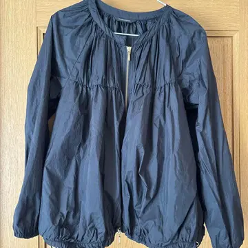 풍성한 개더의 깔끔한 블루종 ourhome