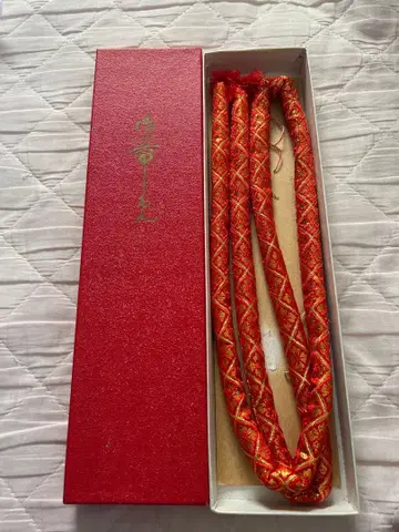 빨간색 뜨개질 무늬 허리띠 박스형