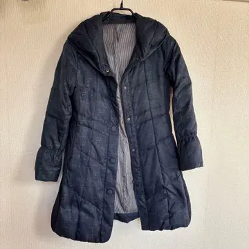 후드 부착 다크 그레이 퀼팅 자켓