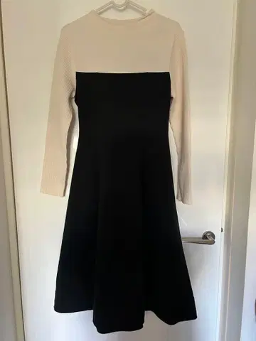 CELFORD 화이트/블랙 긴팔 A라인 원피스 38