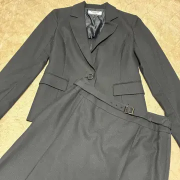 블랙 싱글 버튼 스커트 수트