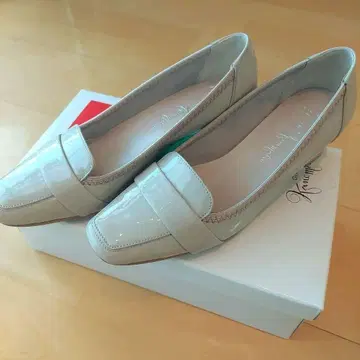 새상품급 긴자 카네마츠 AQUA BELL 23cm 그레이