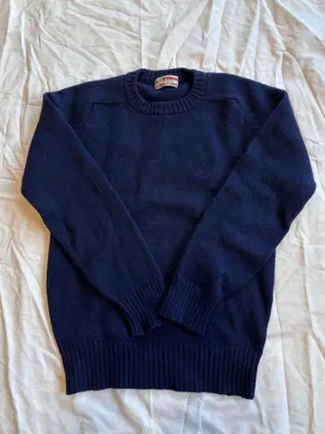 McGREGOR 네이비 블루 크루넥 스웨터