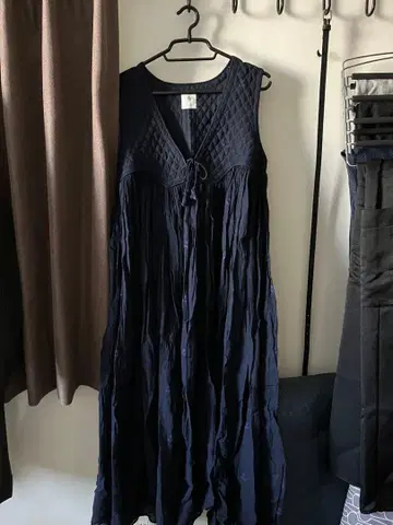 네이비 퀼팅 프릴 원피스