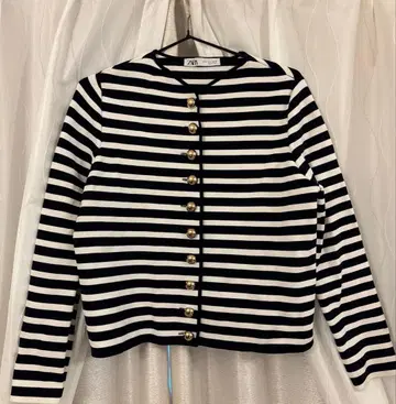 ZARA 보더 니트 가디건 골드 버튼