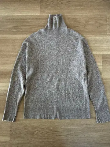 6 아이보리 브라운 혼방 터틀넥 니트