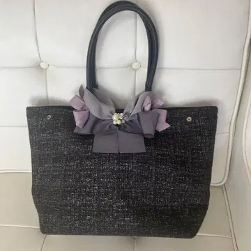 A4 사이즈도 들어가는 크리에이티브 리본 토트백 L 블랙 트위드