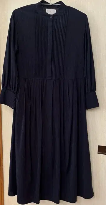 Vin 네이비 플리츠 원피스