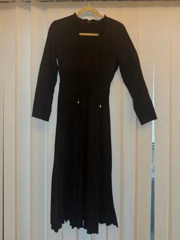 zara 플리츠 블랙 원피스