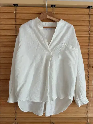 저널 스탠다드 화이트 V넥 긴팔 셔츠