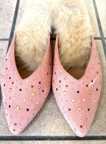 반짝이는 비쥬 장식 핑크 플랫슈즈