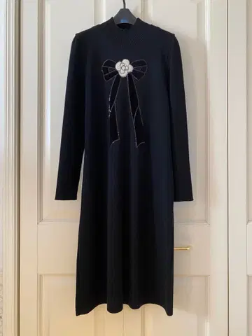 새상품급 M'SGRACY 엠즈 그레이시 까멜리아 니트 원피스 블랙 40