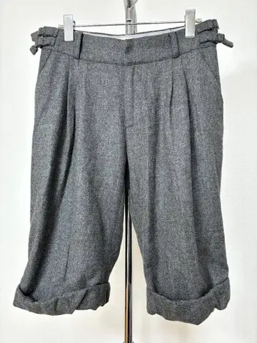 Boy. 보이 바이 밴드 오브 아웃사이더스 울 하프 팬츠